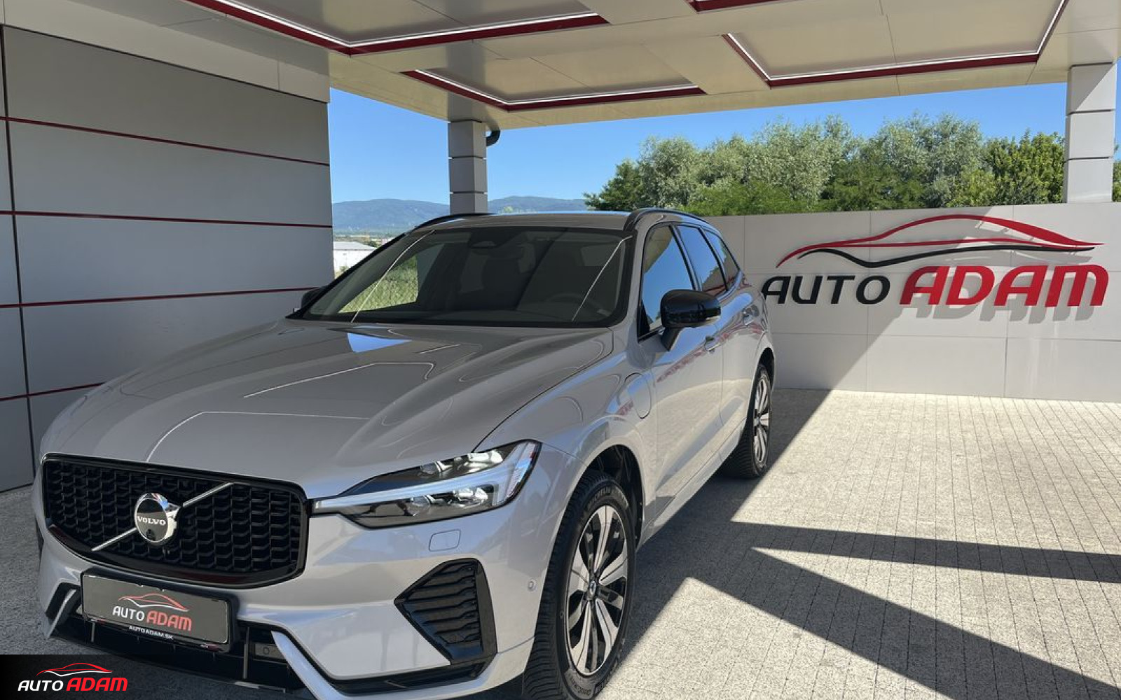 Volvo XC60 T6 186kW AWD Geartronic Plus Dark RECHARGE (Záruka do 11.4.2026)