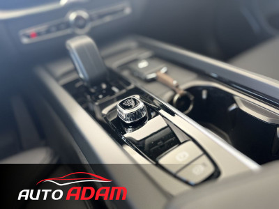 Volvo XC60 T6 186kW AWD Geartronic Plus Dark RECHARGE (Záruka do 11.4.2026)