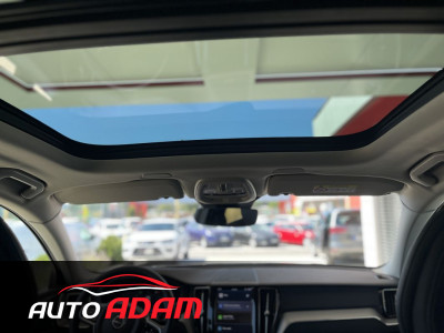 Volvo XC60 T6 186kW AWD Geartronic Plus Dark RECHARGE (Záruka do 11.4.2026)