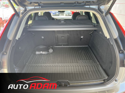 Volvo XC60 T6 186kW AWD Geartronic Plus Dark RECHARGE (Záruka do 11.4.2026)
