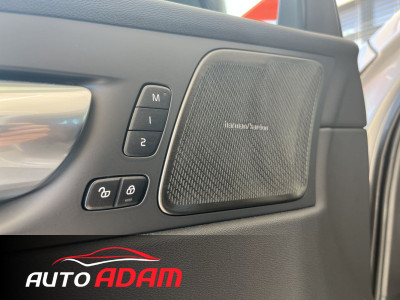 Volvo XC60 T6 186kW AWD Geartronic Plus Dark RECHARGE (Záruka do 11.4.2026)