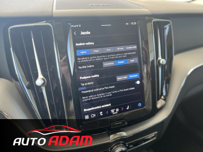 Volvo XC60 T6 186kW AWD Geartronic Plus Dark RECHARGE (Záruka do 11.4.2026)